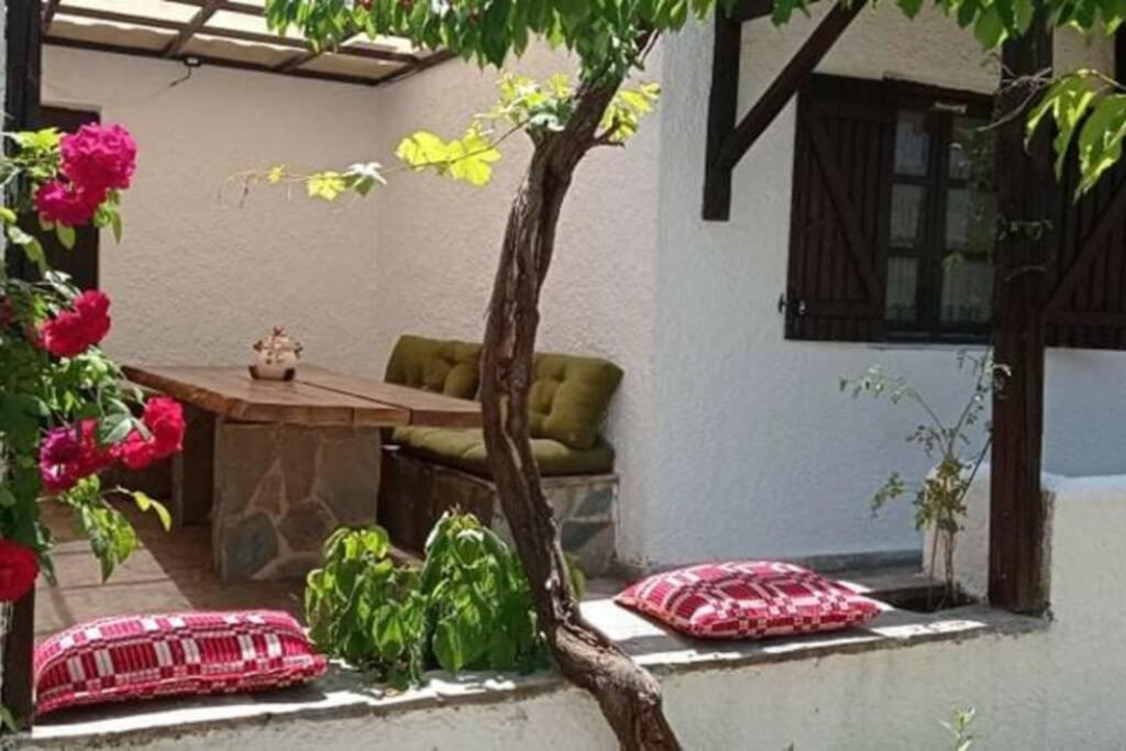 Αρχοντικο Στουσ Προποδεσ Του Ορουσ Διρφυσ Villa Loutsa  Exterior foto